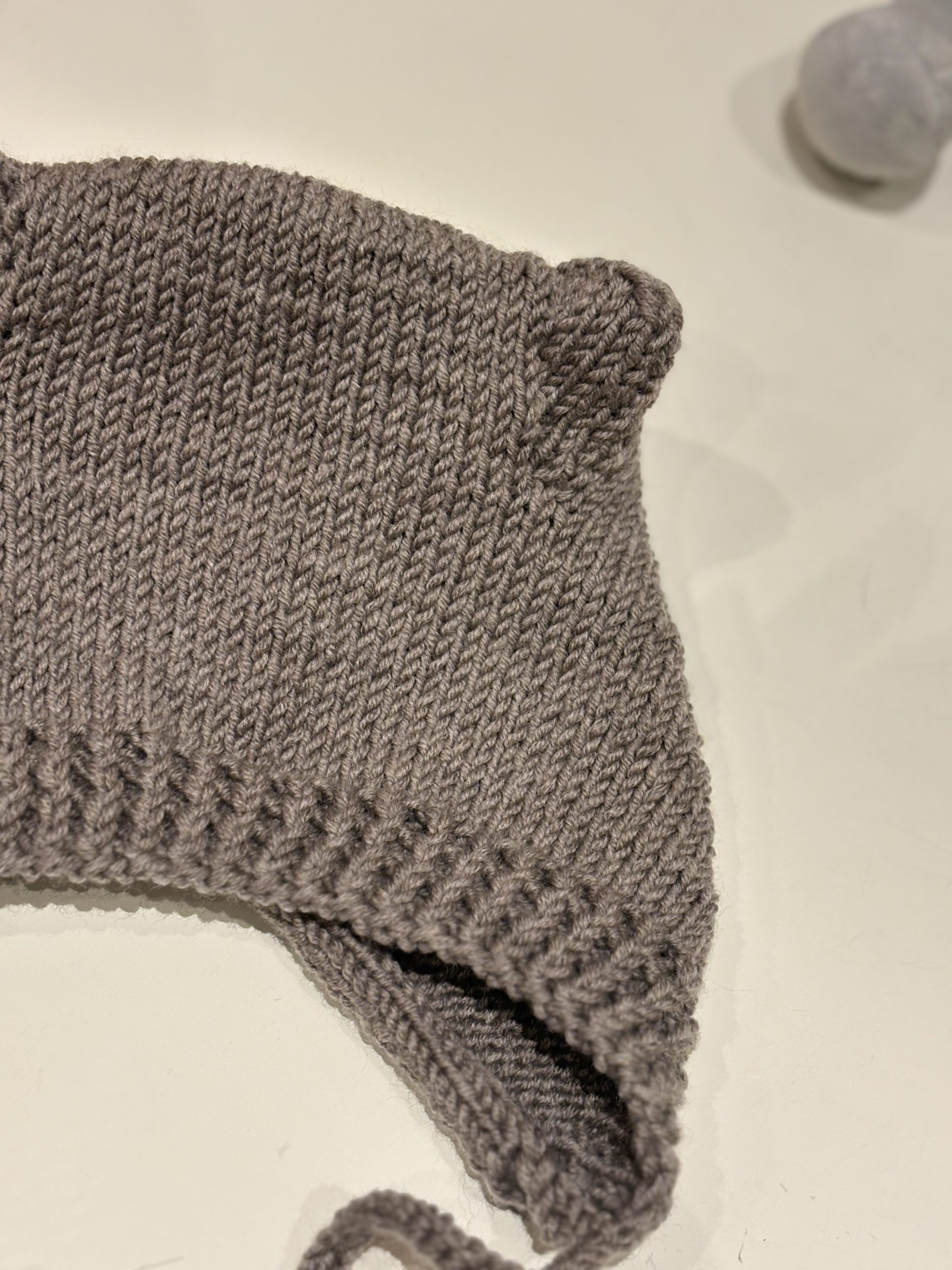 Ozoknit Baby bonnet hat with earflaps knitting pattern for newborns and babies Ozoknit Baby bonnet hat with earflaps knitting pattern for newborns and babies