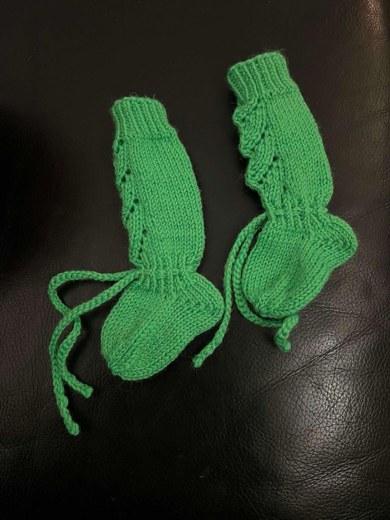 Baby first lace socks knitting pattern by ozoknits Baby first lace socks knitting pattern by ozoknits