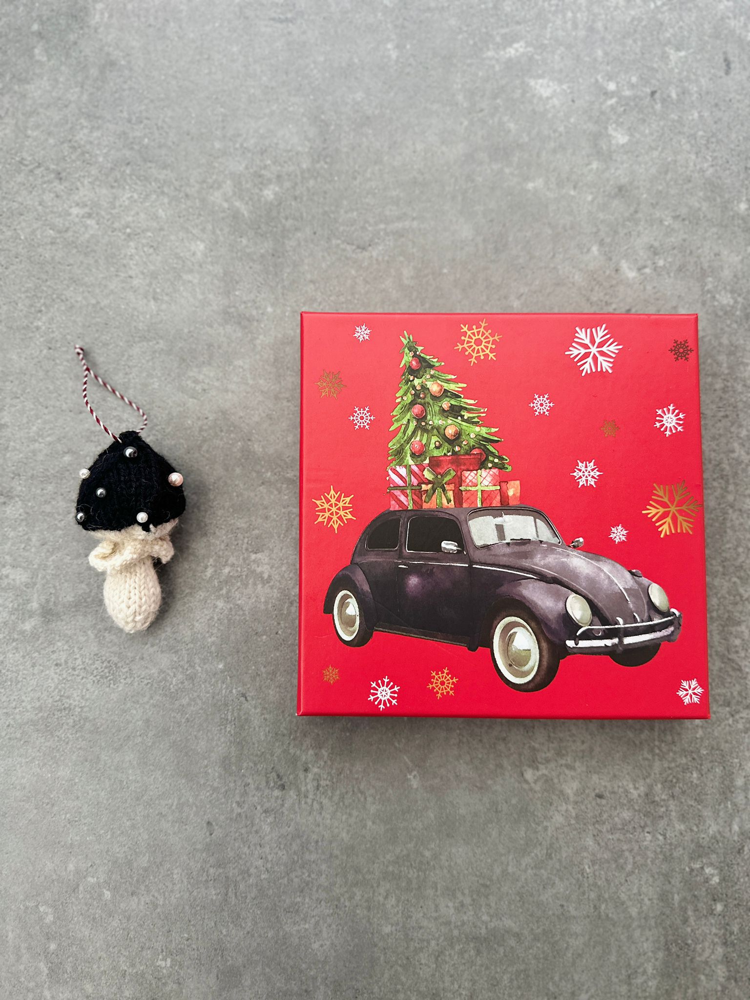 Ozoknits adīšanas apraksts Ziemassvētku rotājums Mušmirīte izcili